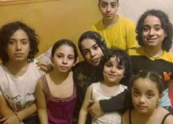 مأساة بالإسكندرية.. أم وأطفالها ينهون حياتهم بمساعدة الابن الأكبر بعد تخلي الأب الأردني عنهم
