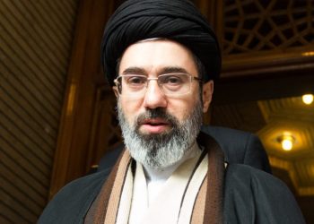 مجتبى خامنئي يتوعد : قتلة لاريجاني سيدفعون الثمن