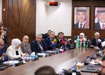 المومني: الإعلام خط الدفاع الأول للاستقرار ولن نتهاون مع مروّجي المعلومات المضللة