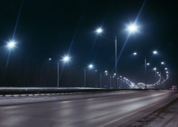 1.4 مليون دينار لمشروع إنارة شمسي يغطي ممر عمّان التنموي بالكامل