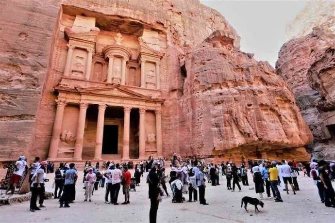 انخفاض الدخل السياحي خلال الربع الأول من عام 2026 بنسبة 3.8%