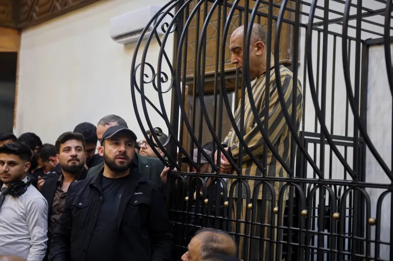 15 عاما بعد التعذيب.. صاحب إجاك الدور يا دكتور يواجه عاطف نجيب