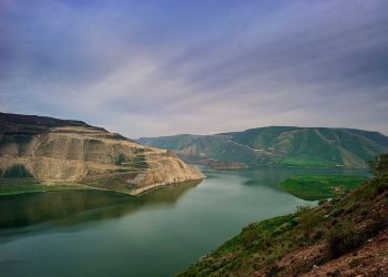 الأردن وسوريا تطلقان مشروعًا استراتيجيًا لتحديث الدراسة الهيدروسياسية لنهر اليرموك