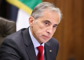 حسان يهنئ نظيره العراقي علي الزيدي بتكليفه برئاسة مجلس الوزراء