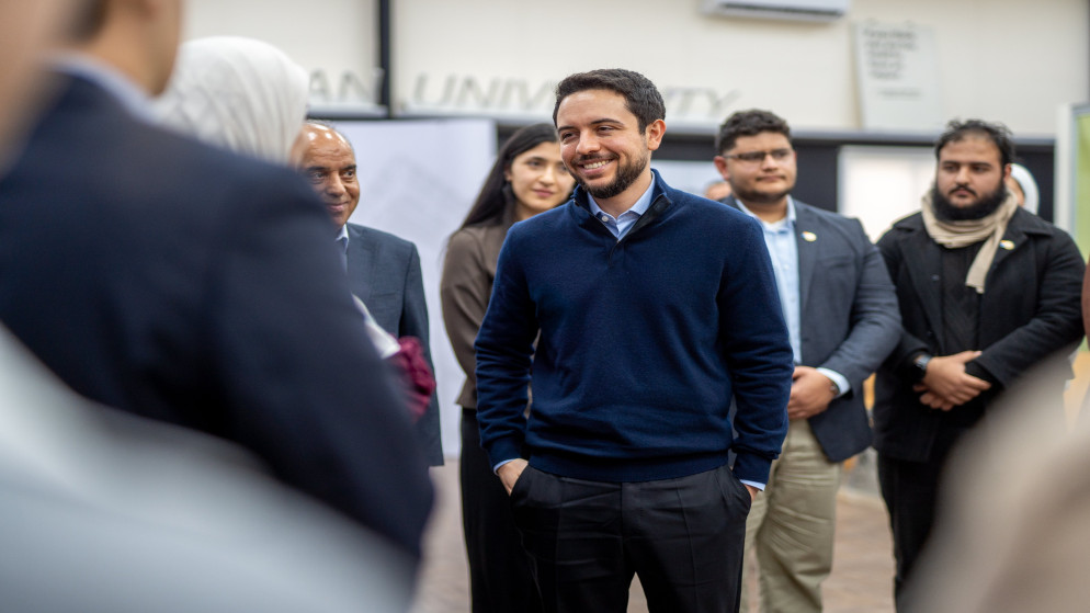 ولي العهد يؤكد خلال زيارته إلى الجامعة الألمانية أهمية تمكين الشباب