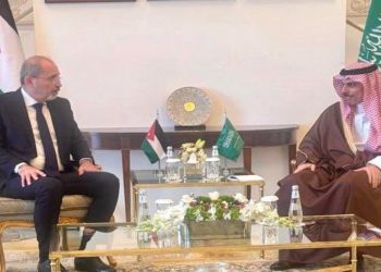 وزير الخارجية يلتقي نظيره السعودي في الرياض