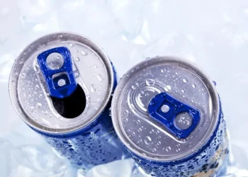 حظر بيع مشروبات الطاقة لمن هم دون 18 عاما