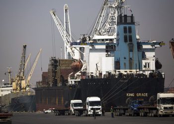 الجيش الأميركي: التجارة من وإلى إيران عبر البحر توقفت تماما