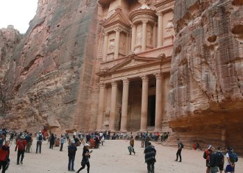 الحكومة تخفّض مدة صلاحية التذكرة الموحّدة للزوّار إلى 3 أشهر بدلا من عام