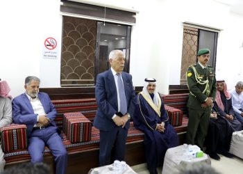 العيسوي ينقل تعازي الملك وولي العهد إلى عشيرة القطارنة