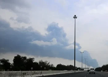 هجوم إيراني يستهدف منشآت في الكويت والبحرين والإمارات