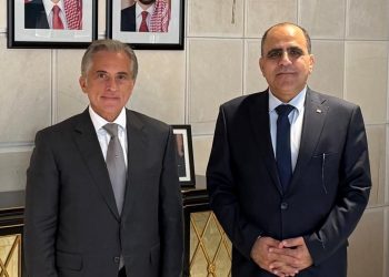 النائب بني هاني يلتقي رئيس الوزراء ويبحث أبرز احتياجات محافظة إربد