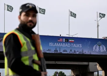 إيران ترسل وفدا إلى باكستان لإجراء محادثات