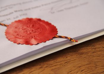 تعليمات جديدة لتنظيم عمل المترجمين أمام الكاتب العدل