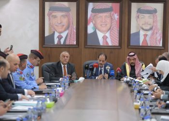 مشادة كلامية وصراخ بين السعايدة والرياطي خلال اجتماع لإحدى اللجان النيابية