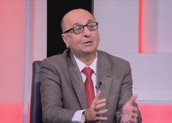 سميح المعايطة ينفعل على خبير إيراني: بقل قيمتك على الهوا