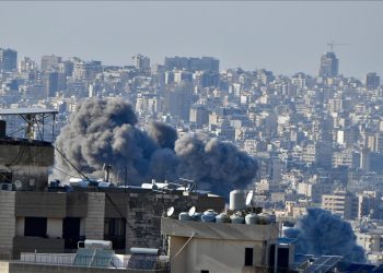 الاحتلال ينذر سكان مدينة صور جنوب لبنان بإخلائها