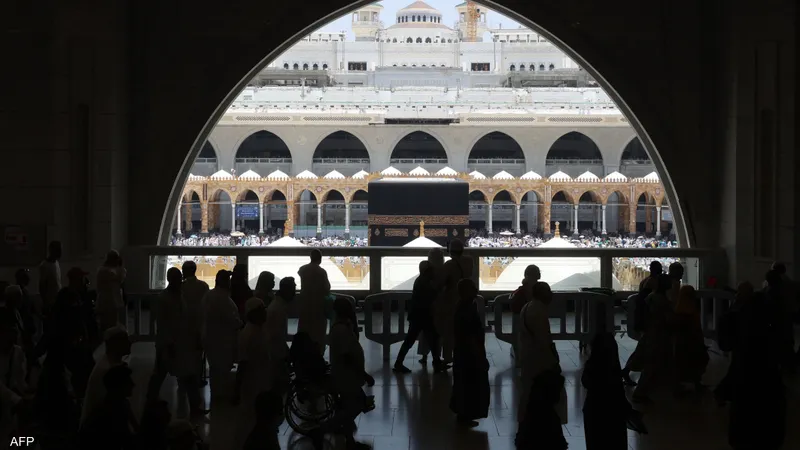 نساء مكة يحيين يوم الخُليّف في وقفة عرفات