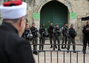 الاحتلال يفرض إجراءات عسكرية مشددة في الأقصى