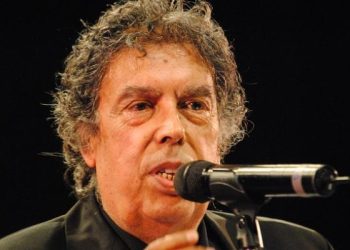 وفاة عبد الوهاب الدكالي.. قامة فنية خالدة تغيب عن المشهد