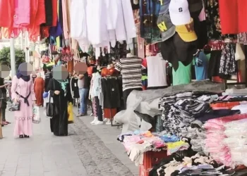 ركود يخيم على أسواق العقبة.. وأنظار التجار تتجه إلى حركة العيد