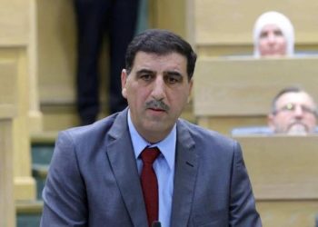 قضية الاستعانة بالمؤثرين تتفاعل .. القبلان يوجه 9 اسئلة للحكومة