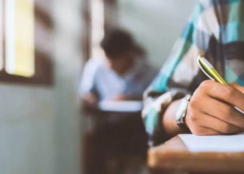 التربية تدعو طلبة الصف الحادي عشر للاطلاع على أرقام جلوسهم