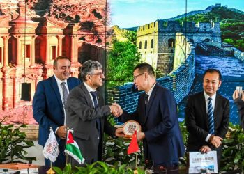 البترا وسور الصين العظيم يوقعان اتفاقية توأمة