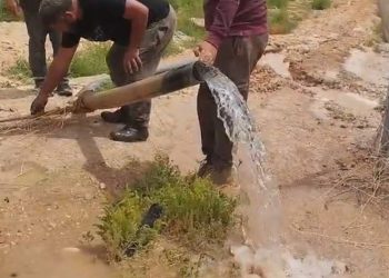 وزارة المياه تضبط اعتداءات جسيمة على خط ناقل رئيسي بطريق البحر الميت