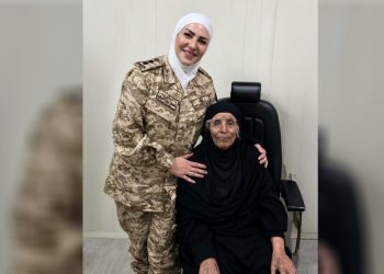 الملكة رانيا تشيد بإنجاز طبي أردني لزراعة قرنية صناعية لمعمّرة تبلغ 104 أعوام
