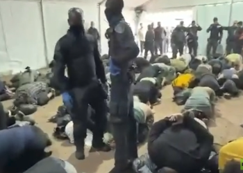 بحضور بن غفير وريغيف القوات الإسرائيلية تنكل بمعتقلي أسطول الصمود