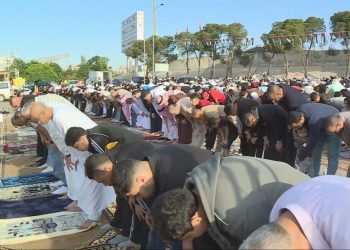 الأردنيون يؤدون صلاة عيد الأضحى في جميع المحافظات