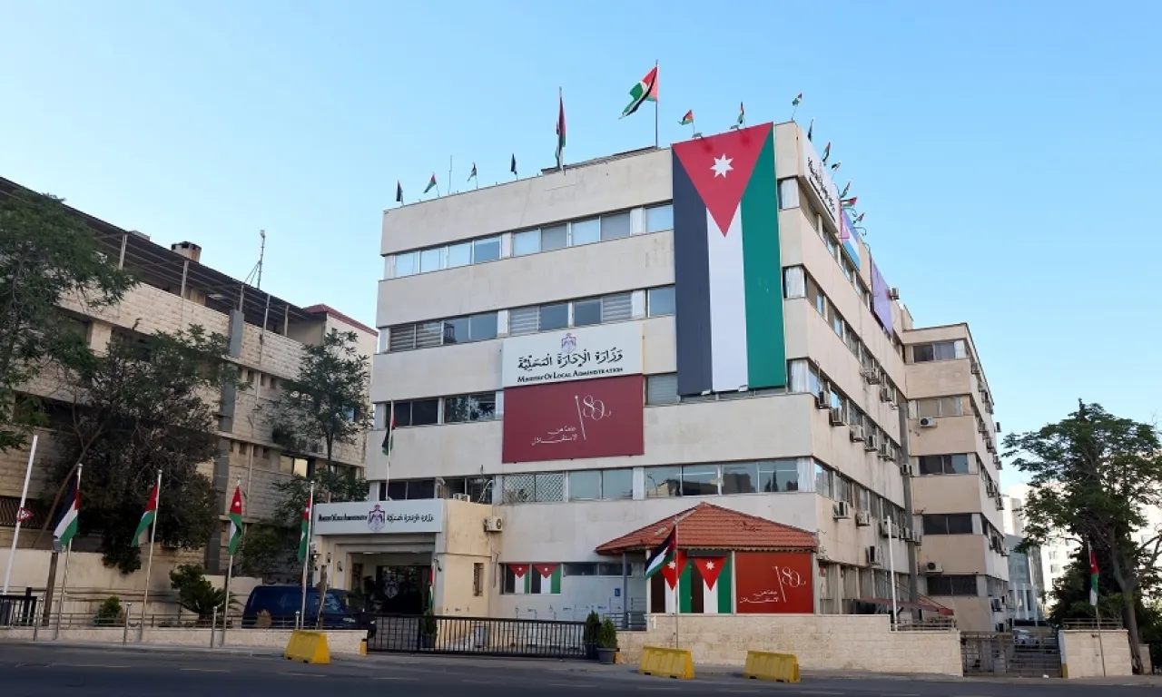 بعد منشور البيئة المثير .. وزارة الإدارة المحلية تعتمد خطابا توعويا هادئا