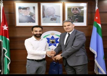 أردني يسلم مصاغا ذهبيا مفقودا إلى الأمن