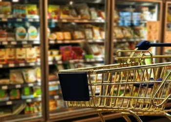 الصناعة والتجارة : حقوق العاملين في الاستهلاكية المدنية محفوظة
