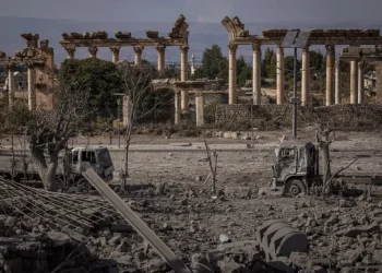 اتصالات لبنانية لوقف الاعتداءات الإسرائيلية على أحياء صور التاريخية