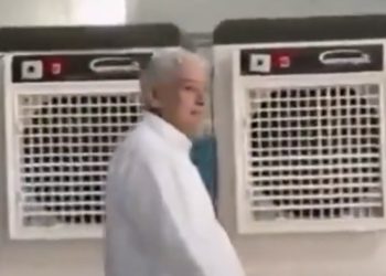 مكيف متنقل لزعيم روحي بالهند