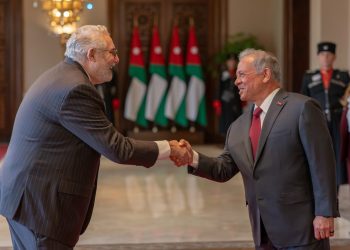 الملك يتقبل أوراق اعتماد عدد من السفراء