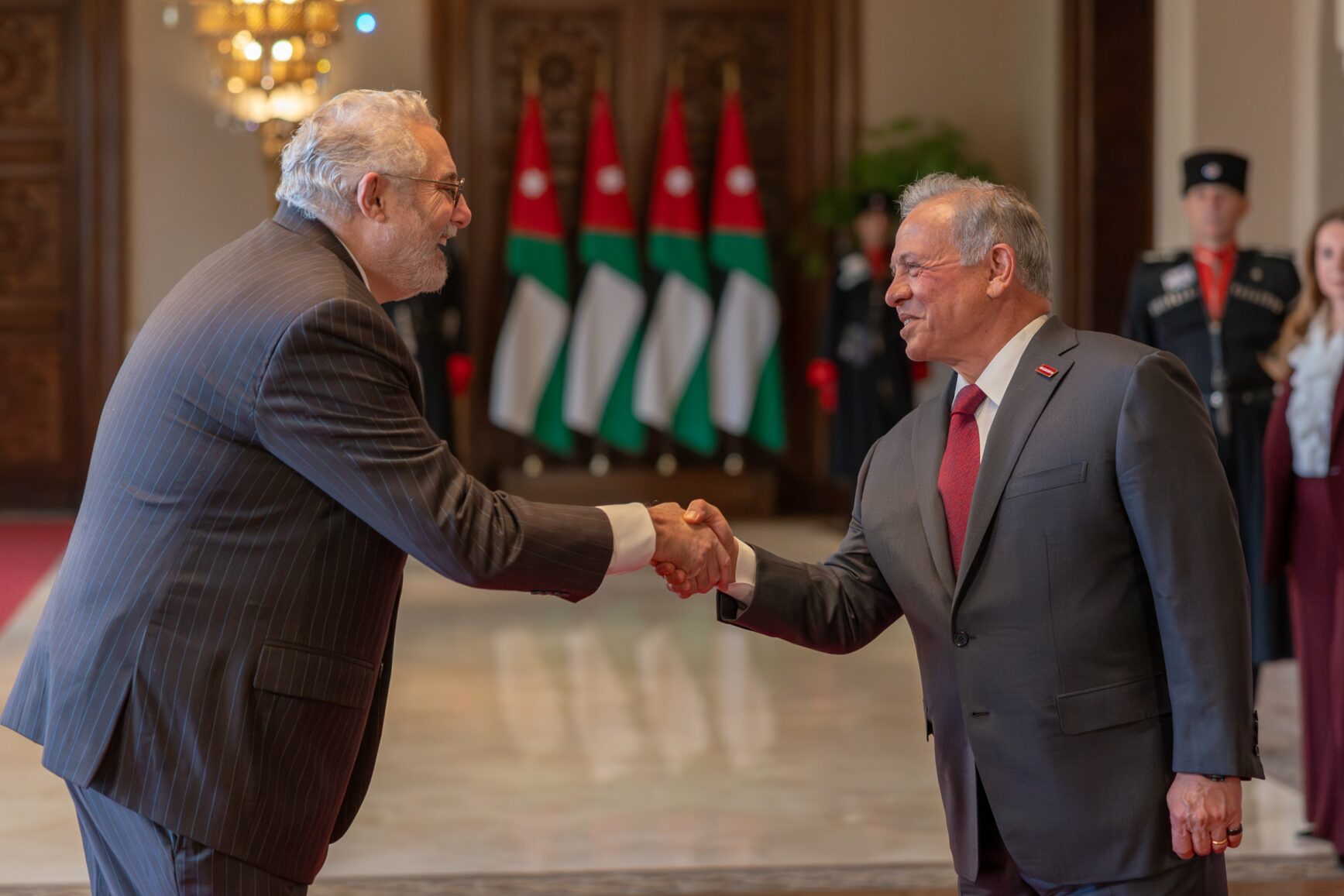 الملك يتقبل أوراق اعتماد عدد من السفراء