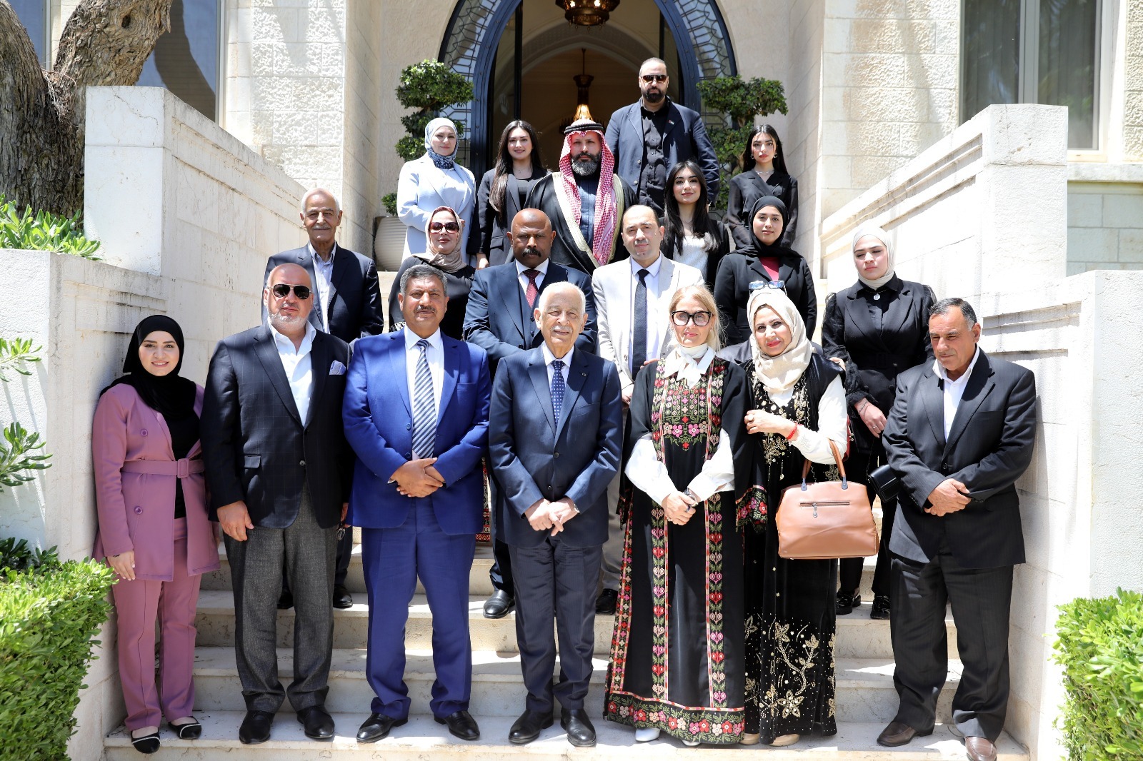 العيسوي يلتقي وفدين من مؤسسة منى الفياض للتراث ونادي الراية