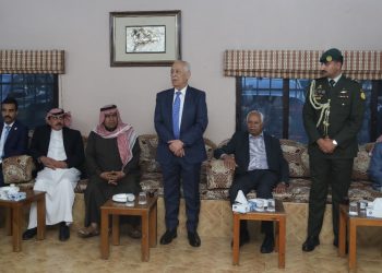 مندوبا عن الملك وولي العهد… العيسوي يعزي عشائر المخادمة وبني فواز والسلايطة والفايز والزبن