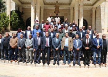 العيسوي يلتقي فعاليات شعبية