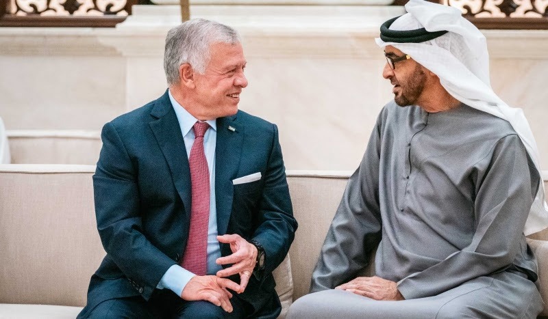 الملك يجري اتصالا هاتفيا مع رئيس دولة الإمارات ويدين تجدد الاعتداءات الإيرانية