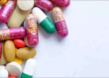 الغذاء والدواء تحذر من حبوب غير مجاز يُباع عبر مواقع التواصل