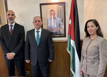 المومني يبحث مع وفد من أطباء بلا حدود تعزيز التعاون في مجالات الإعلام الإنساني