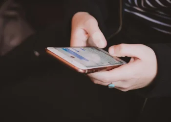 الأمن العام يحذّر من رسائل احتيالية لدفع المخالفات المرورية
