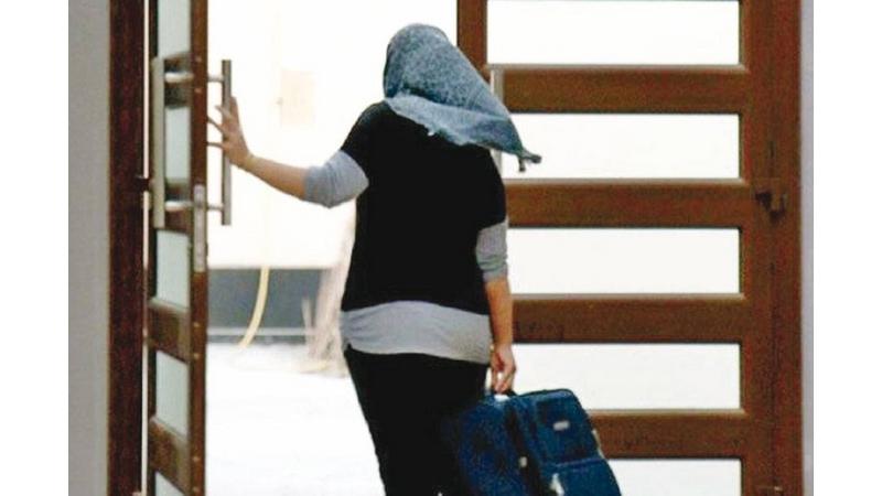 العمل: 800 دينار مخالفة تشغيل العاملات الهاربات أو غير المسجلات على اسم صاحب العمل