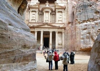 تراجع أعداد الزوار العرب للأردن بنسبة لافتة