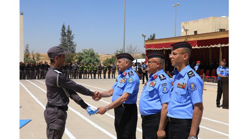 مدير الأمن العام يرعى حفل تخريج دورة إعداد وتأهيل الشرطة السورية