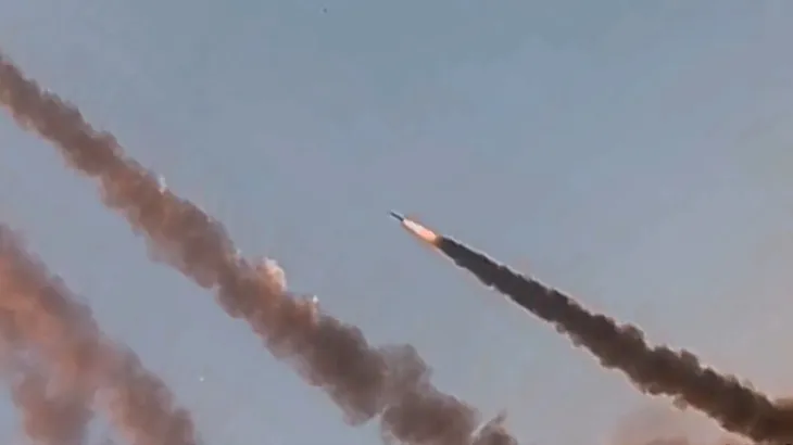 الحرس الثوري يعلن استهداف قاعدة أميركية بعد ضربات قرب بندر عباس